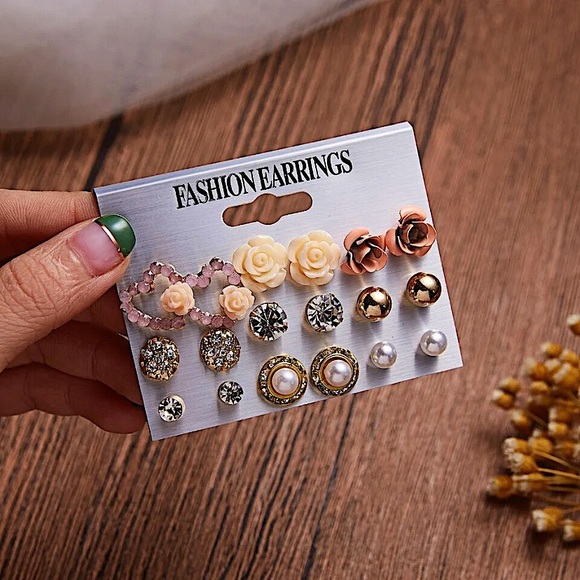 Rose pearl earring set 🌹 - Picture 6 of 9